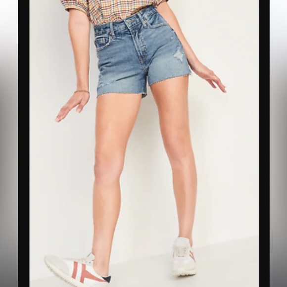 Old Navy Women's High-Waisted O.G. 3" Cut-Off Jean Shorts - Picture 2 of 6